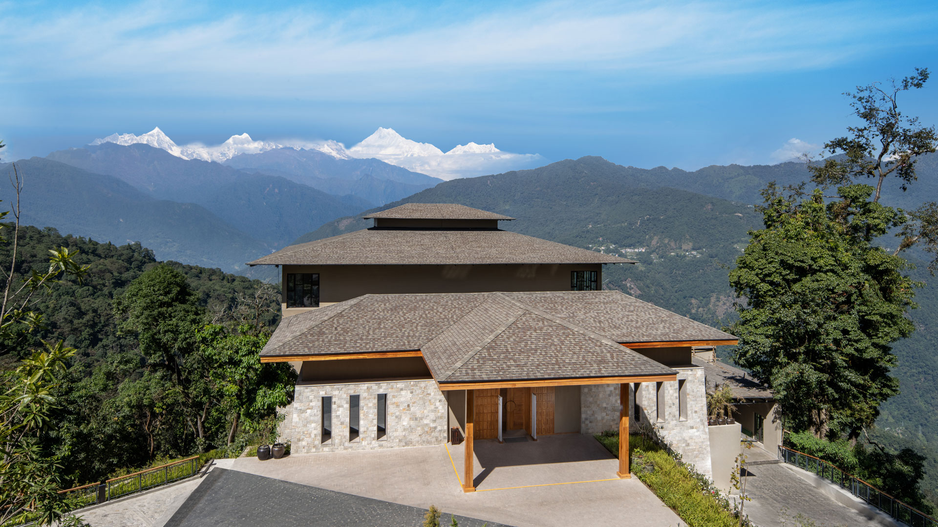 Taj Garas Kutir nestling among the Himalayas